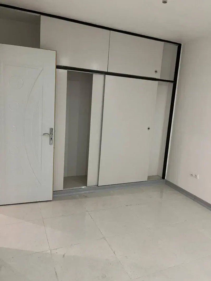 آپارتمان 113 متری دو خوابه در خیابان مصطفی خمینی اراک13505520145