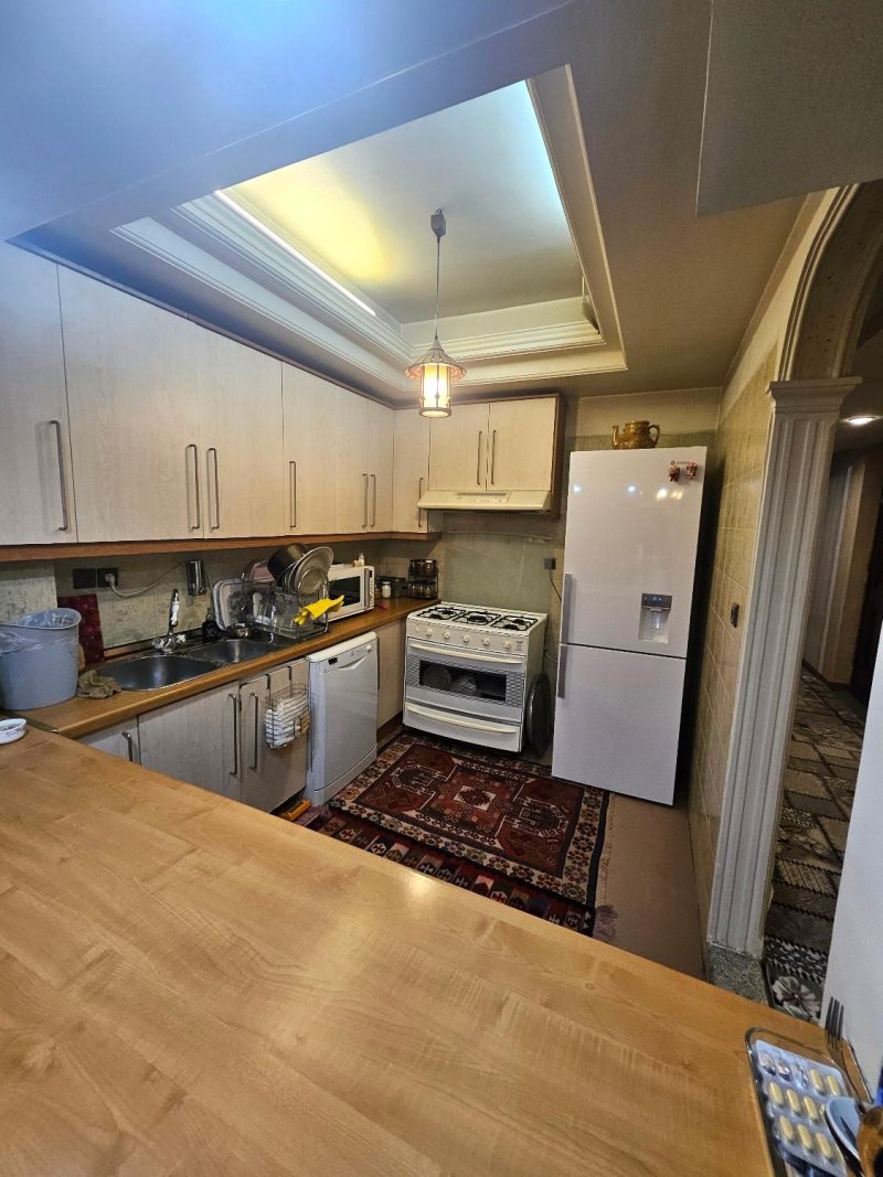 آپارتمان 108 متری دو خوابه در چیذر تهران13508420179