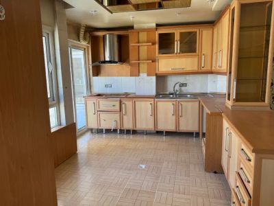 آپارتمان 140 متری سه خوابه در میدان گلستان کرج