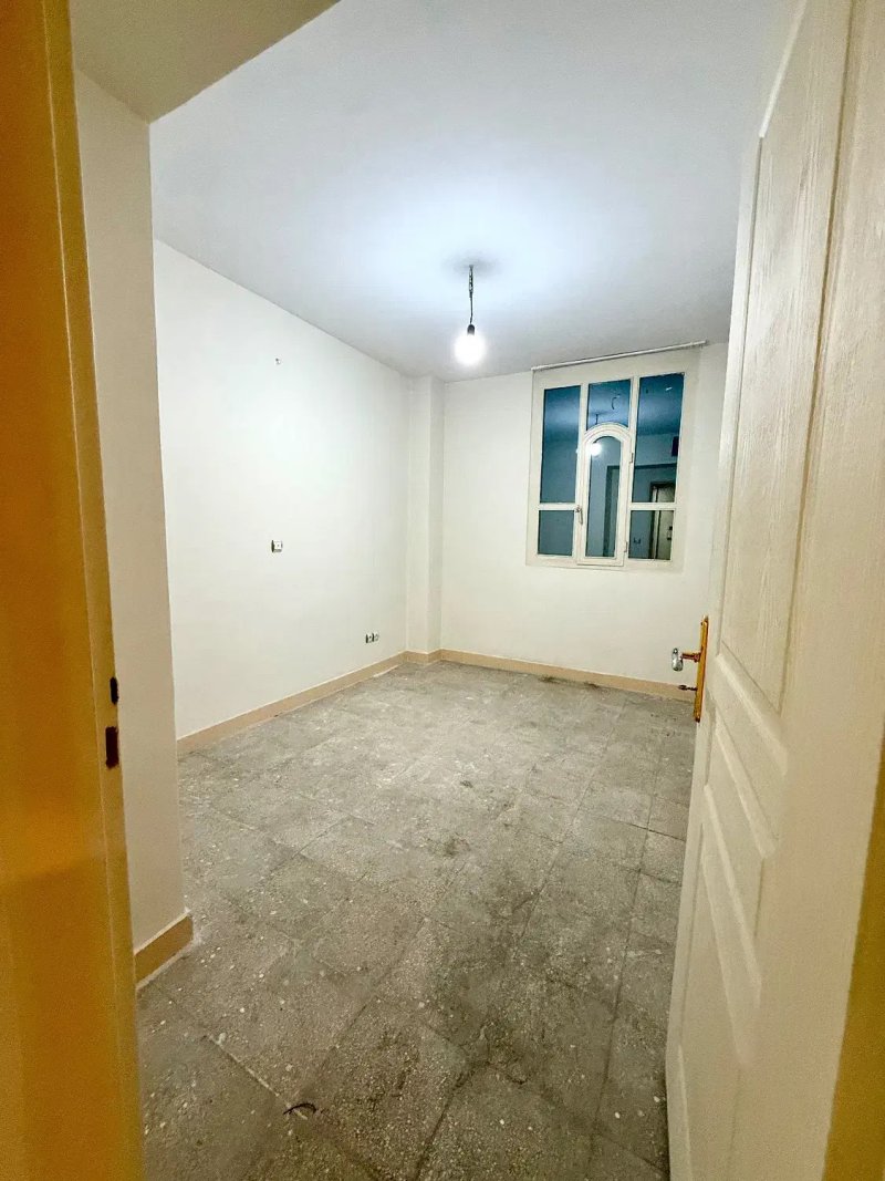 آپارتمان 68 متری دو خوابه در اسکندری تهران13521120376