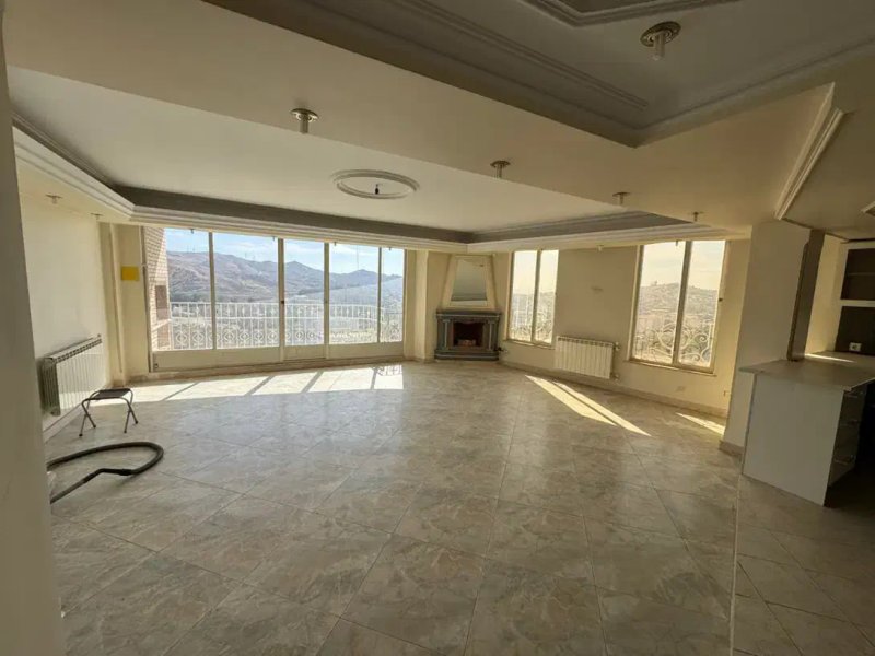 آپارتمان 110 متری دو خوابه در میدان بعثت کرج13529320565