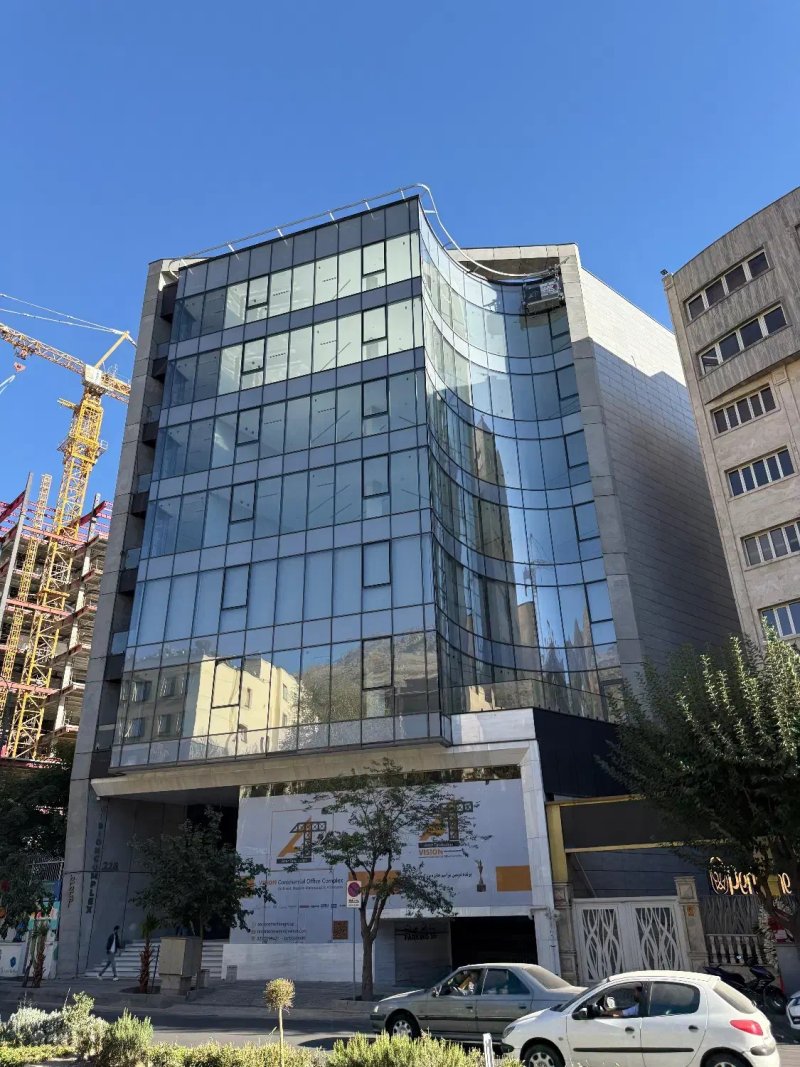 تجاری 2520 متری در نیاوران تهران13521520387