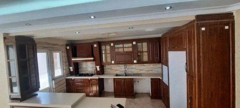 آپارتمان 98 متری دو خوابه در حشمتیه تهران13520920371