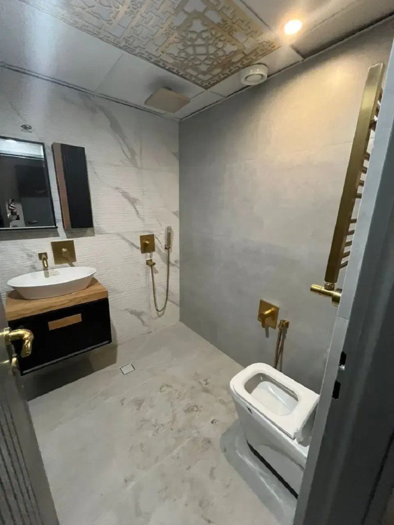 آپارتمان 145 متری سه خوابه در شمس آباد تهران13527520504