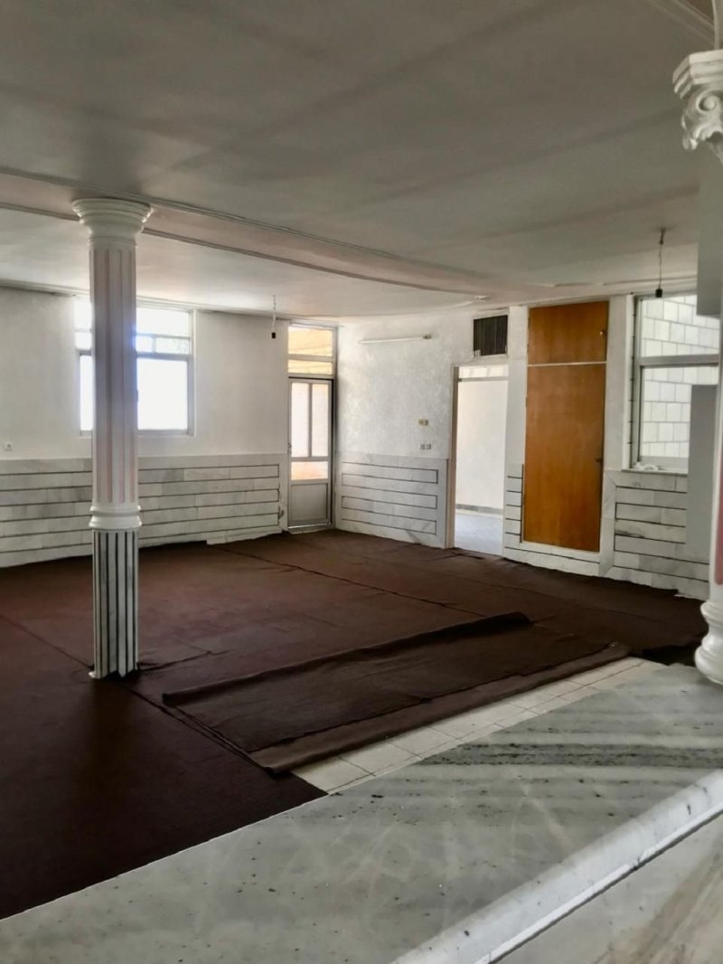 خانه 300 متری دو خوابه در ورامین تهران13532620663