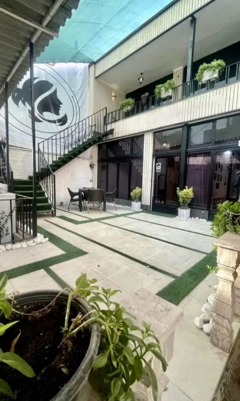 اداری 350 متری چهارخوابه در مصلی اصفهان13545020885