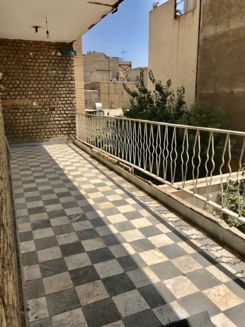 خانه 300 متری دو خوابه در ورامین تهران13532620659