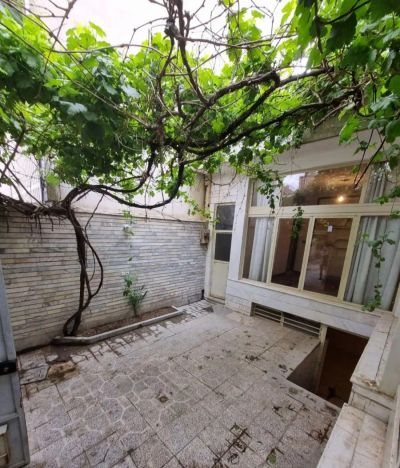 کلنگی 250 متری در مرداویج اصفهان