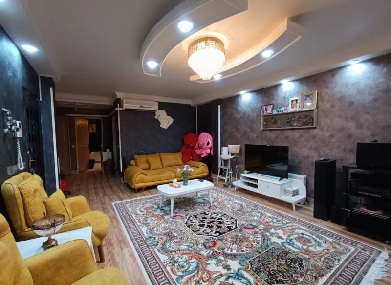 آپارتمان 121 متری دو خوابه در بلوار شهدا ورامین13541620835