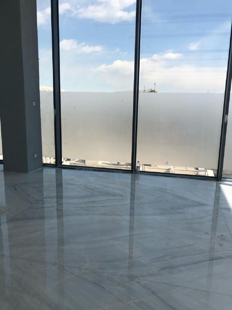 تجاری 1300 متری چهارخوابه در گاندی تهران13560621156