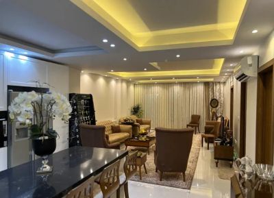 آپارتمان 105 متری دو خوابه در بلوار باهنر ورامین