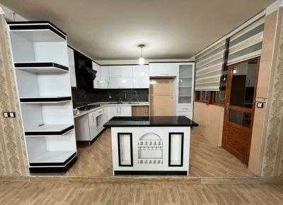 آپارتمان 90 متری دو خوابه در ورامین