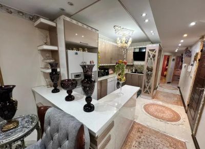 آپارتمان 112 متری دو خوابه در بلوار باهنر ورامین