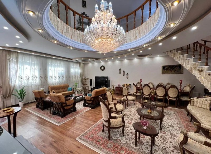 آپارتمان 240 متری چهارخوابه در ورامین13560521155