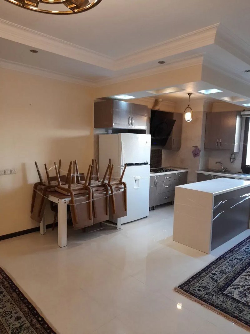 آپارتمان 86 متری دو خوابه در چیذر تهران13555121073