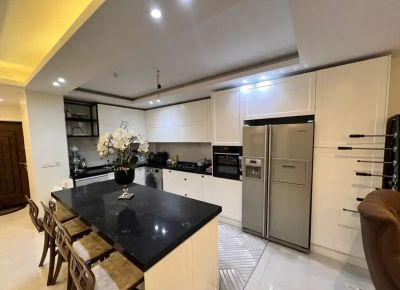 آپارتمان 105 متری دو خوابه در بلوار باهنر ورامین