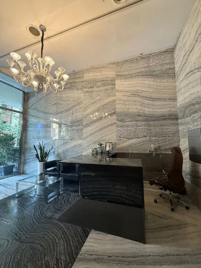 اداری 145 متری سه خوابه در دزاشیب تهران13555721083