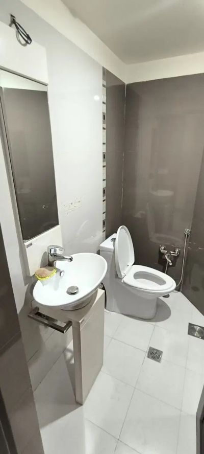 اداری 66 متری یک خوابه در حسین آباد تهران