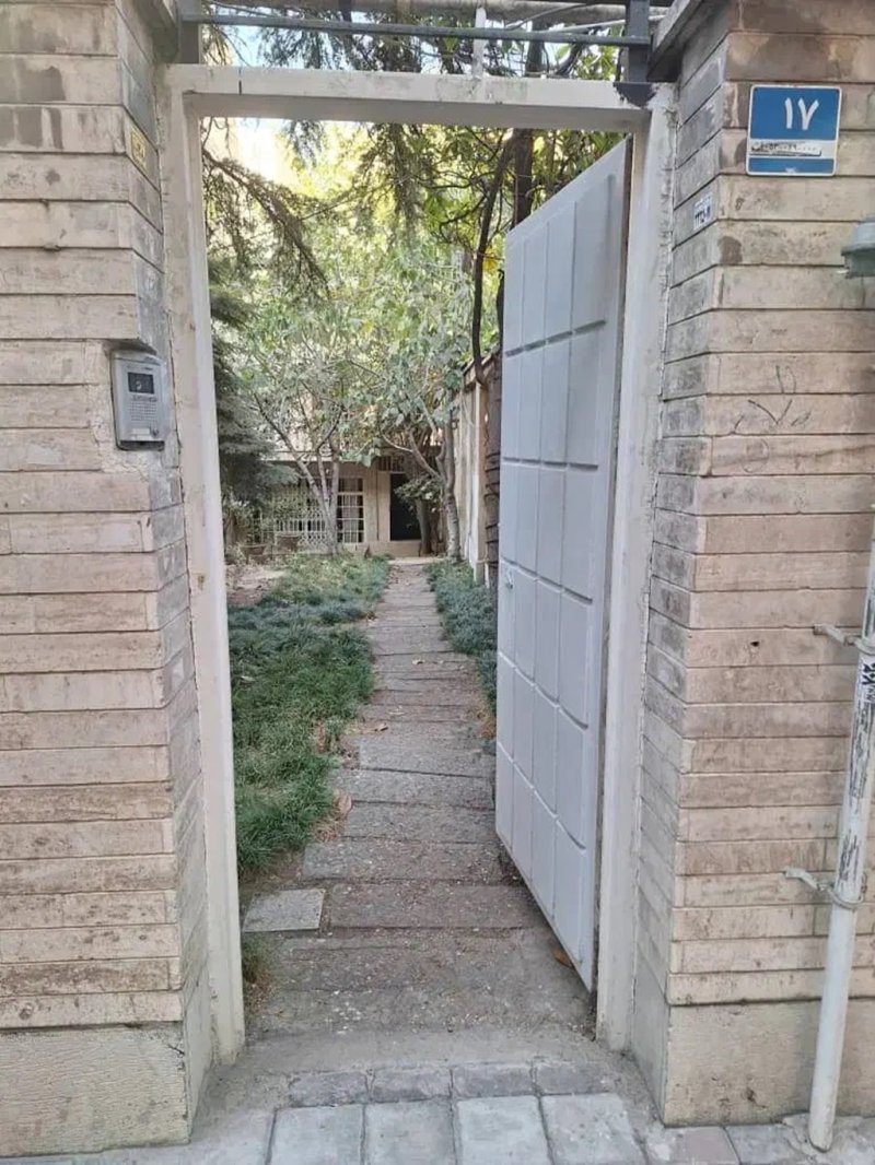 آپارتمان 185 متری سه خوابه در حسین آباد تهران13562221200