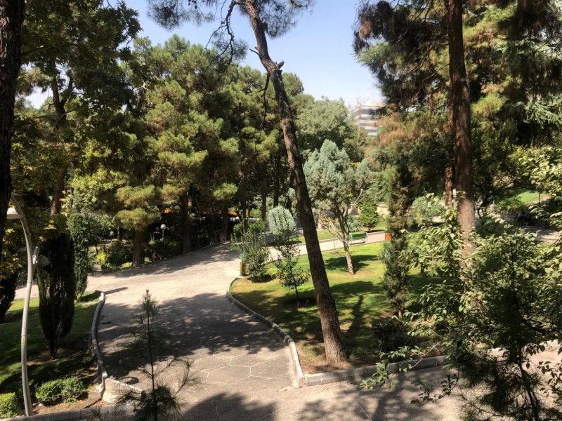 آپارتمان 100 متری دو خوابه در عباس‌آباد تهران13564621355