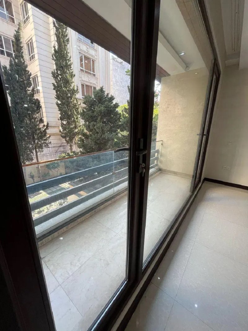 آپارتمان 138 متری دو خوابه در فرمانیه تهران13564021312