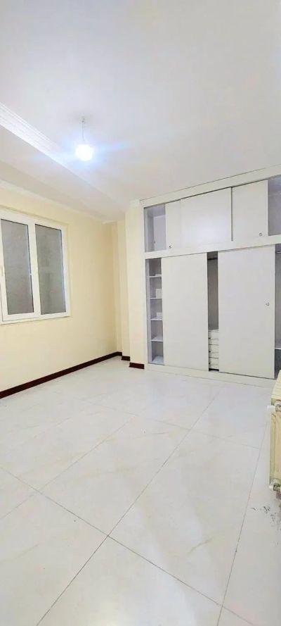 آپارتمان 124 متری سه خوابه در مرزداران تهران