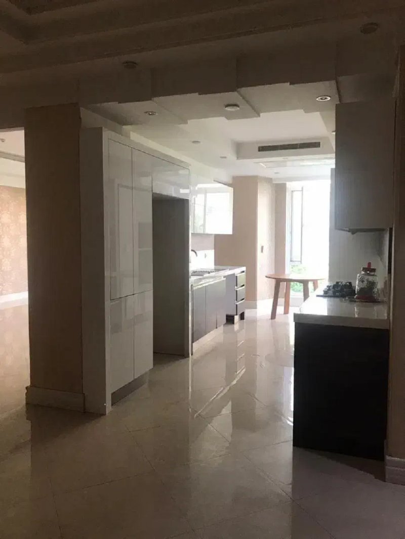 آپارتمان 185 متری سه خوابه در فرمانیه غربی تهران13564321341