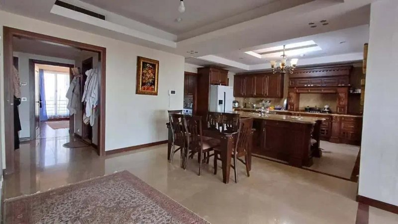 آپارتمان 230 متری سه خوابه در فرمانیه غربی تهران13562821216