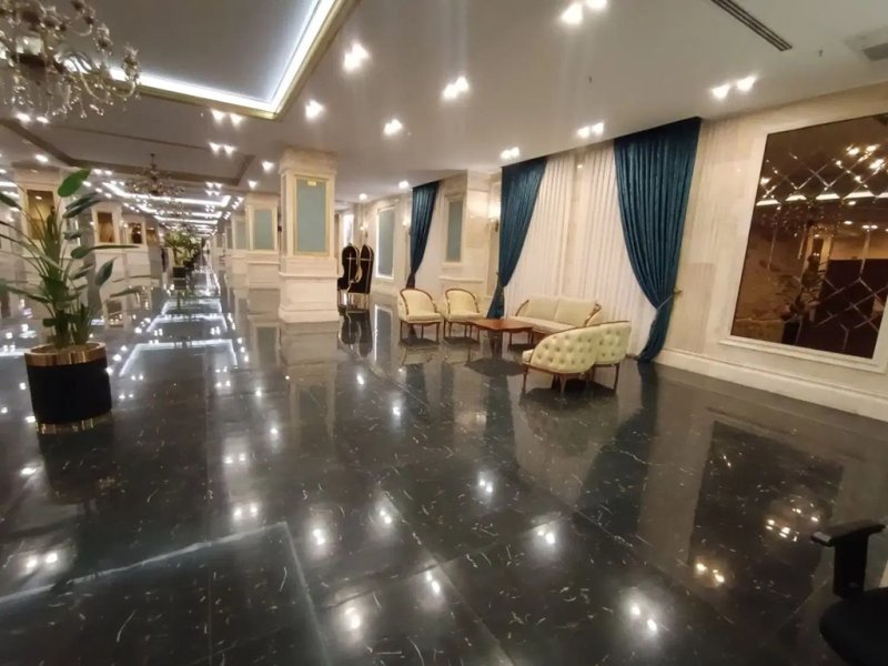 آپارتمان 180 متری سه خوابه در حسین آباد تهران13562021186