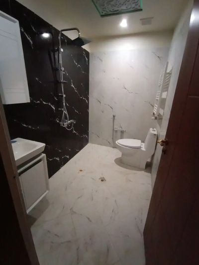 آپارتمان 180 متری سه خوابه در حسین آباد تهران