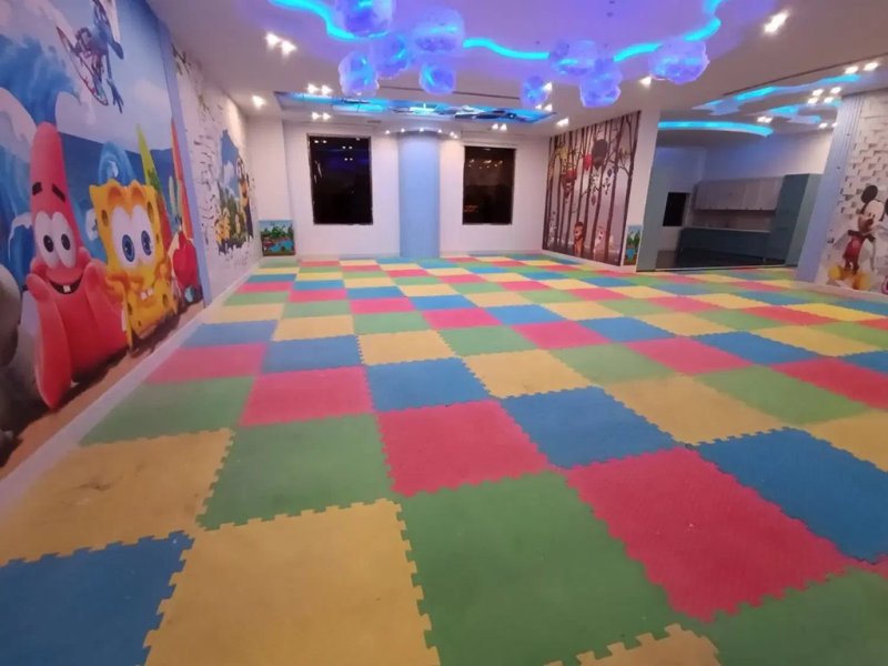 آپارتمان 180 متری سه خوابه در حسین آباد تهران13562021185