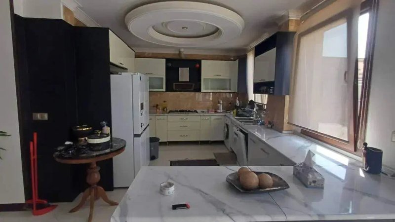 آپارتمان 165 متری سه خوابه در فرمانیه غربی تهران13563221260