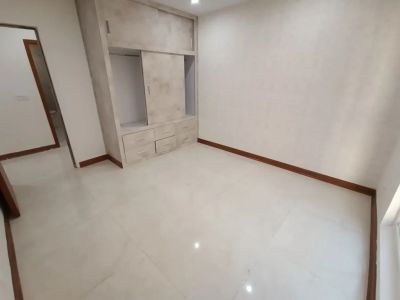 آپارتمان 180 متری سه خوابه در حسین آباد تهران