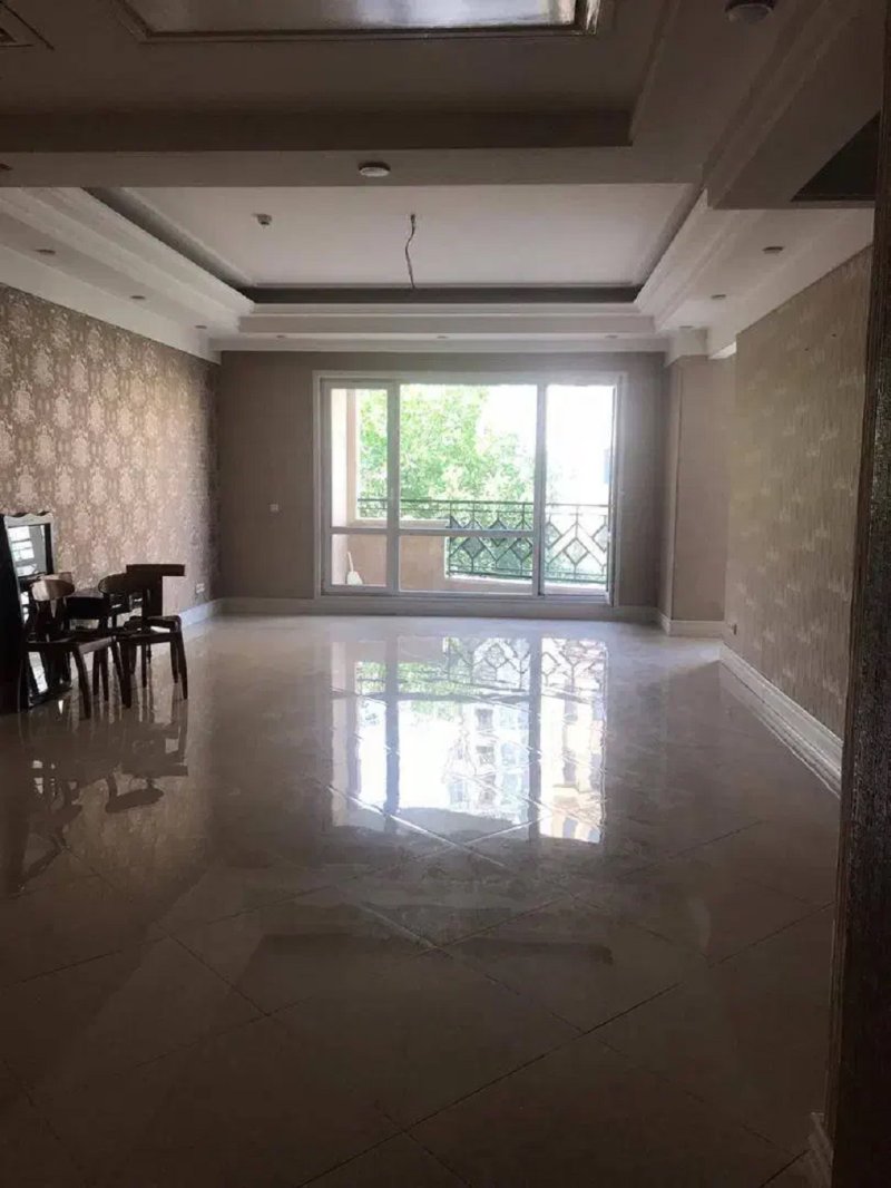 آپارتمان 185 متری سه خوابه در فرمانیه غربی تهران13564321346