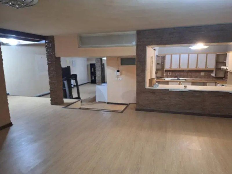 آپارتمان 185 متری سه خوابه در حسین آباد تهران13562221198