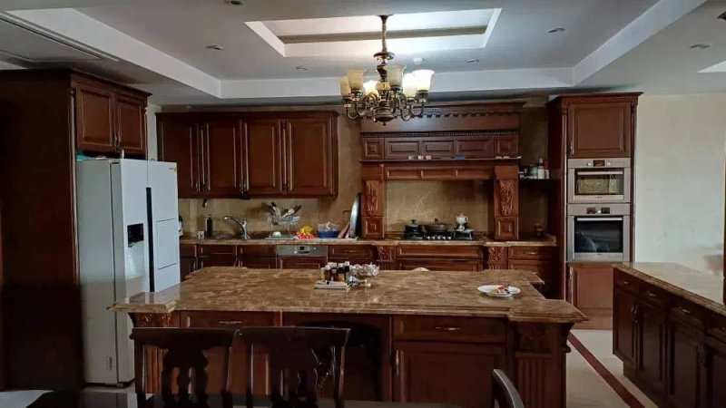 آپارتمان 230 متری سه خوابه در فرمانیه غربی تهران13562821215