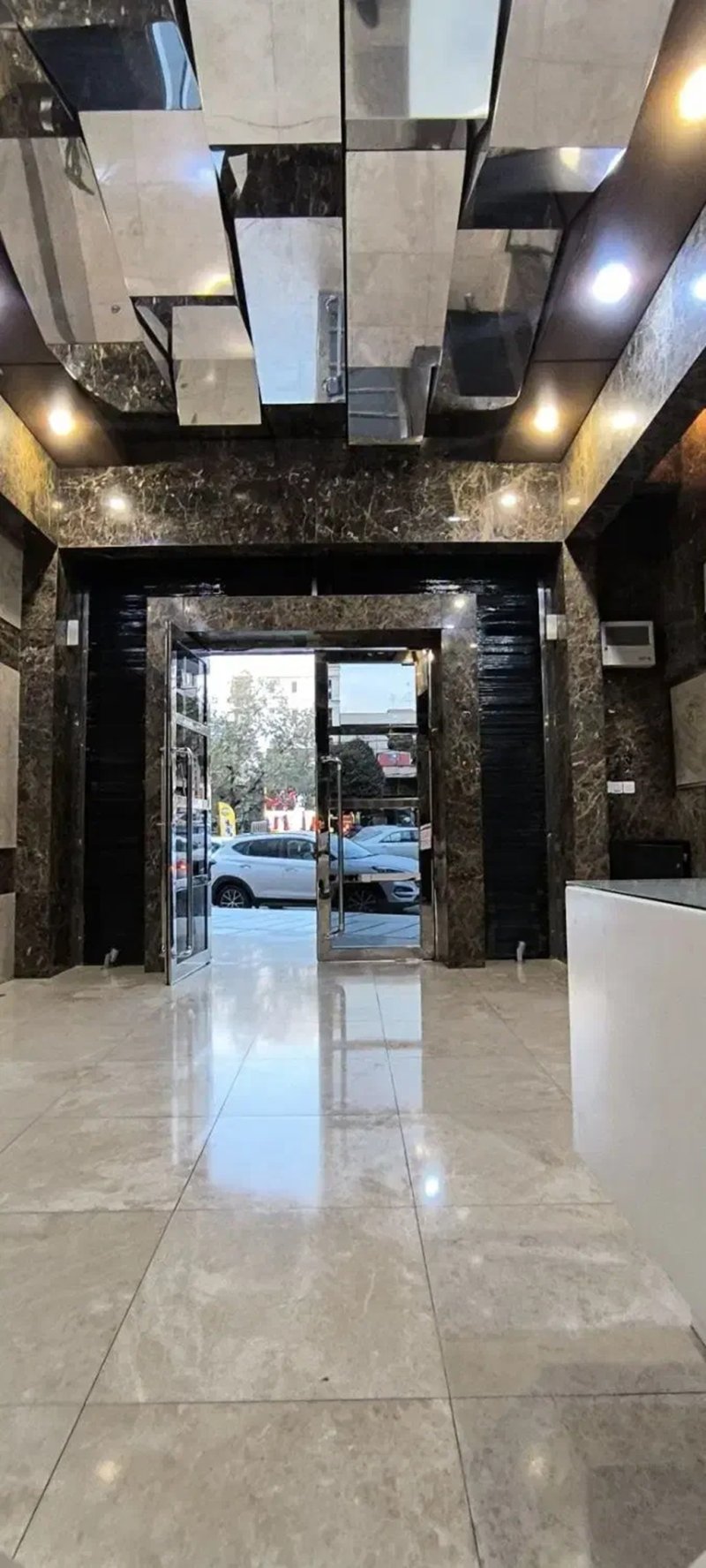 اداری 66 متری یک خوابه در حسین آباد تهران13562121191