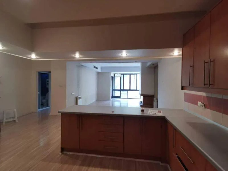 آپارتمان 155 متری سه خوابه در فرمانیه غربی تهران13563721298