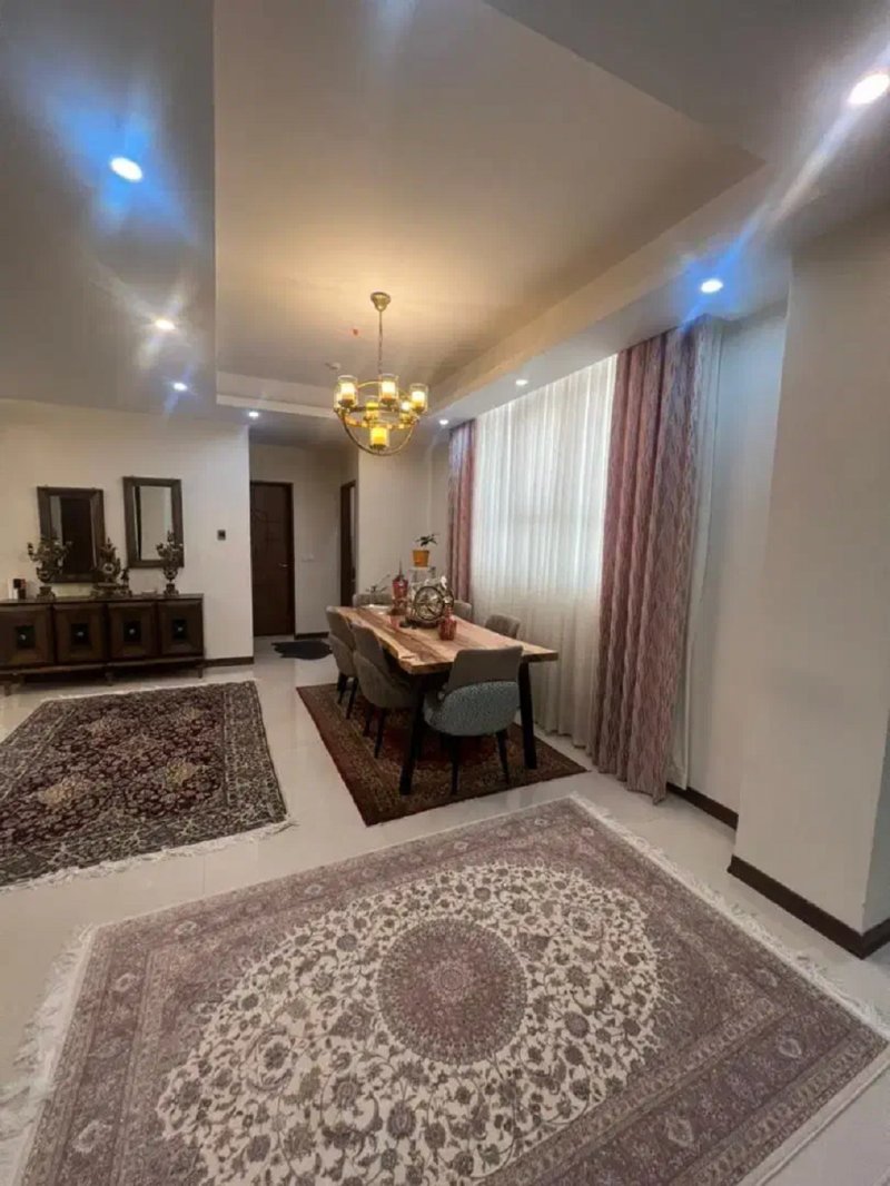 آپارتمان 100 متری دو خوابه در اباذر منطقه 5 تهران13577121594