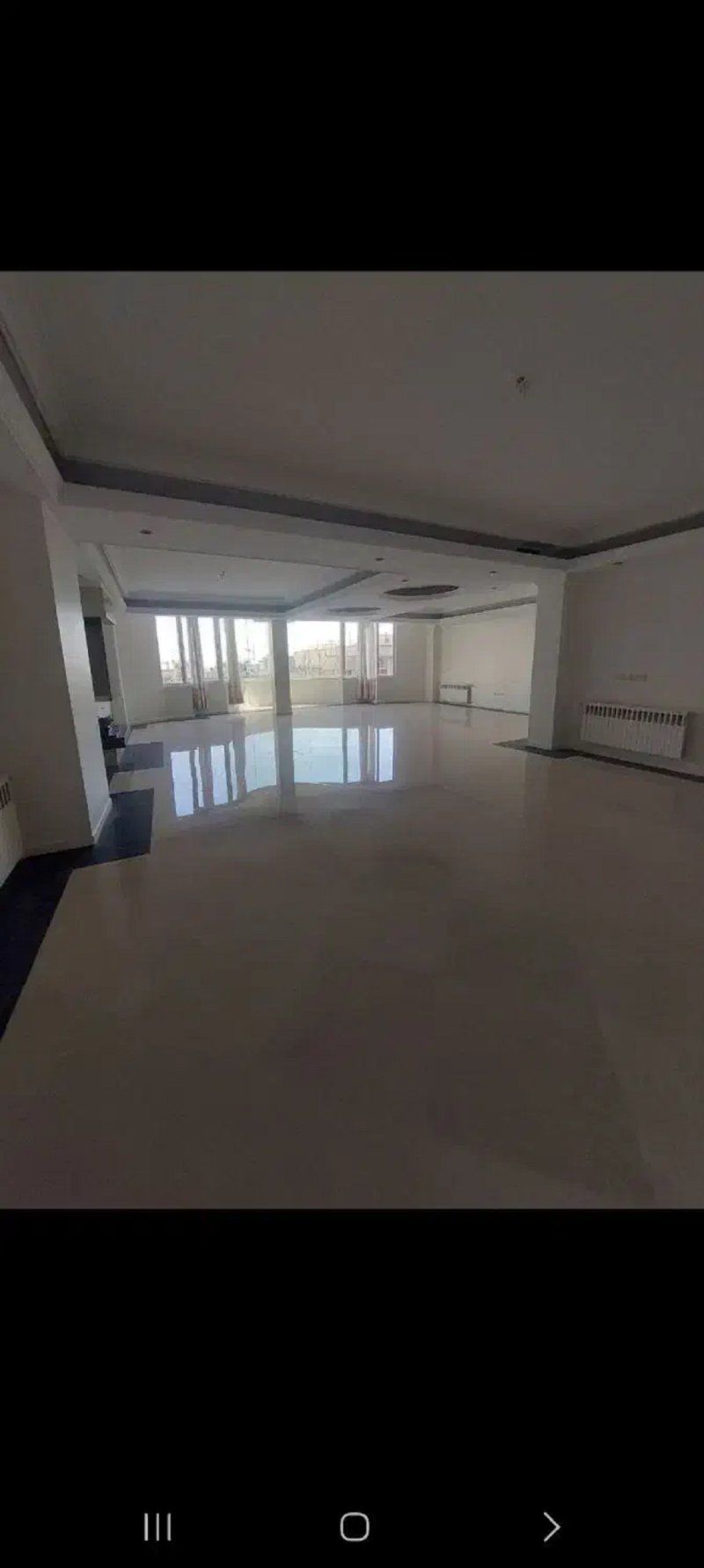 آپارتمان 220 متری سه خوابه در کامرانیه شمالی تهران13584221675