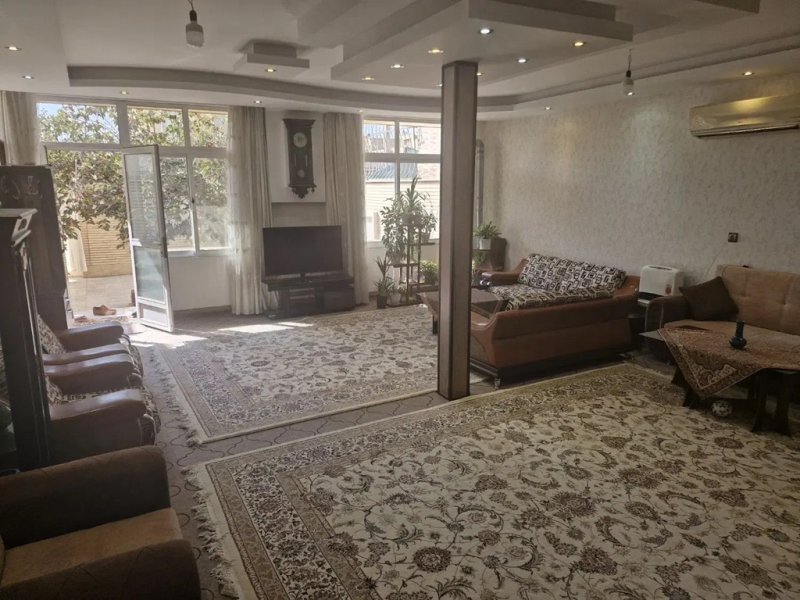 خانه 240 متری سه خوابه در شیخ طوسی غربی اصفهان13584721687