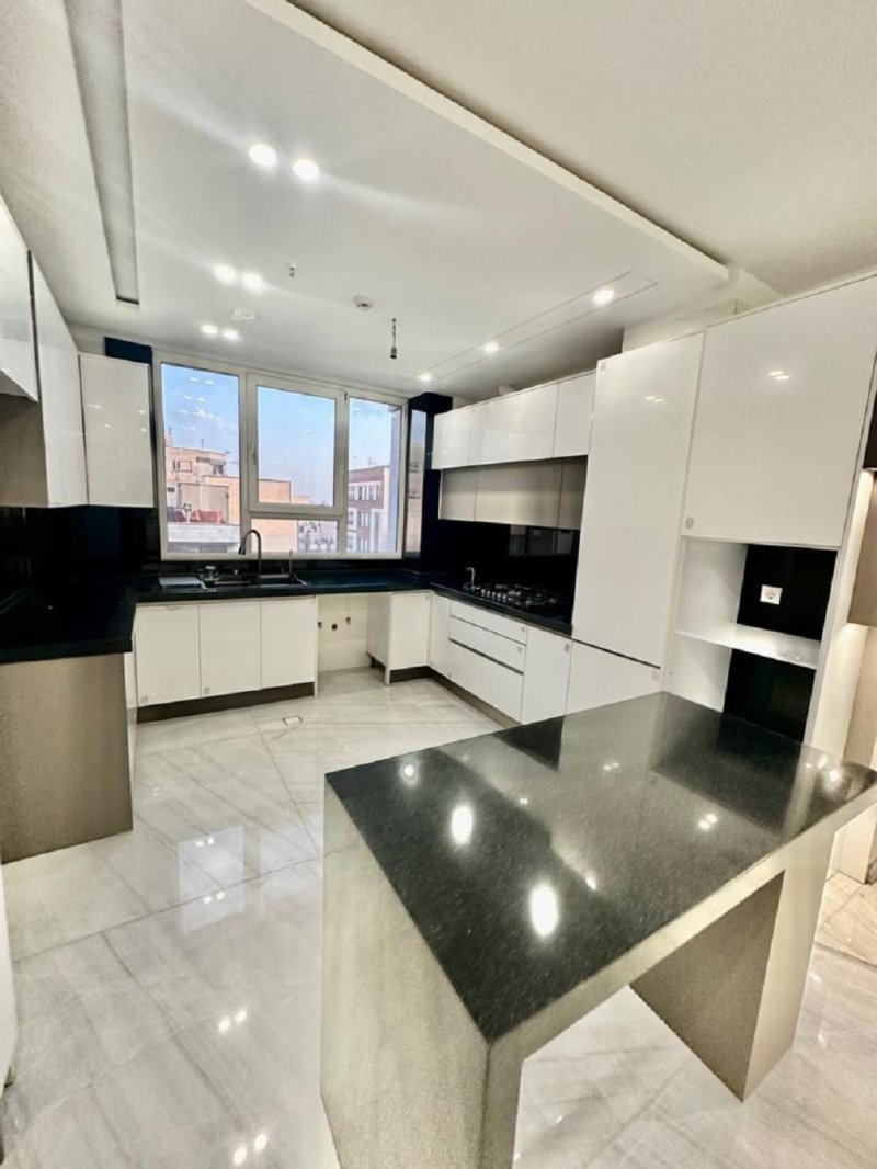 آپارتمان 121 متری سه خوابه در نیروی هوایی تهران13591421978