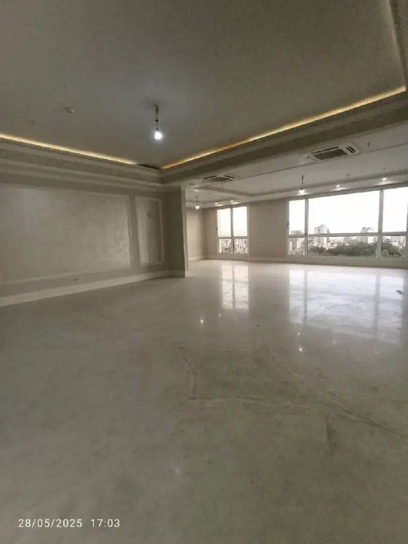 آپارتمان 360 متری چهارخوابه در نیاوران تهران13585521747