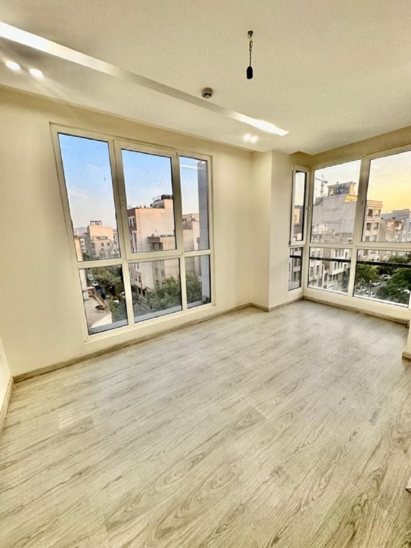 آپارتمان 121 متری سه خوابه در نیروی هوایی تهران13591421975