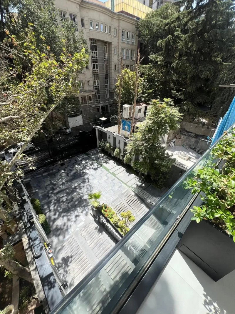 آپارتمان 300 متری سه خوابه در فرمانیه تهران13585321734