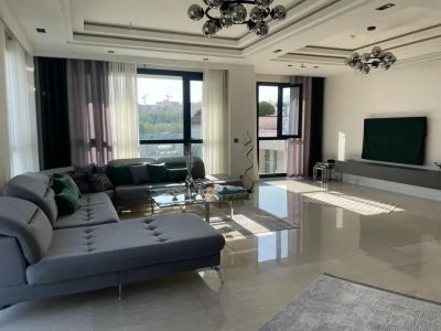 آپارتمان 300 متری چهارخوابه در نیاوران تهران