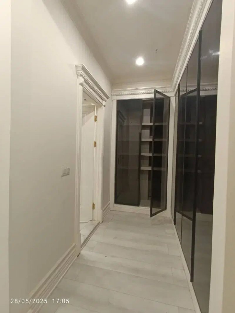 آپارتمان 360 متری چهارخوابه در نیاوران تهران13585521743