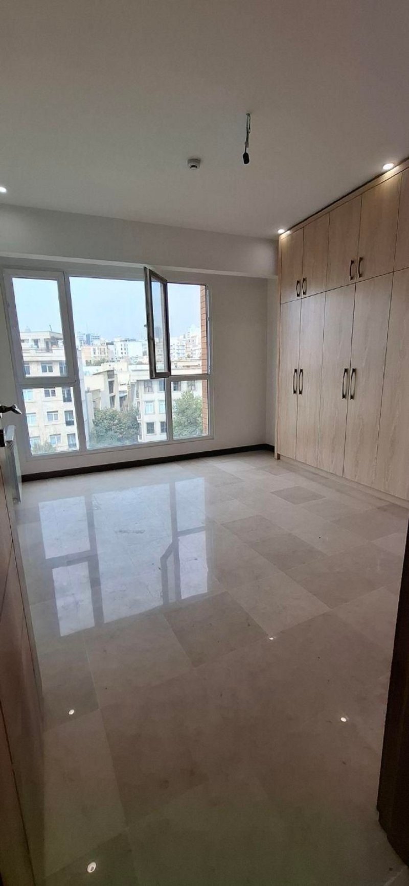 آپارتمان 140 متری سه خوابه در قلهک تهران13586421793