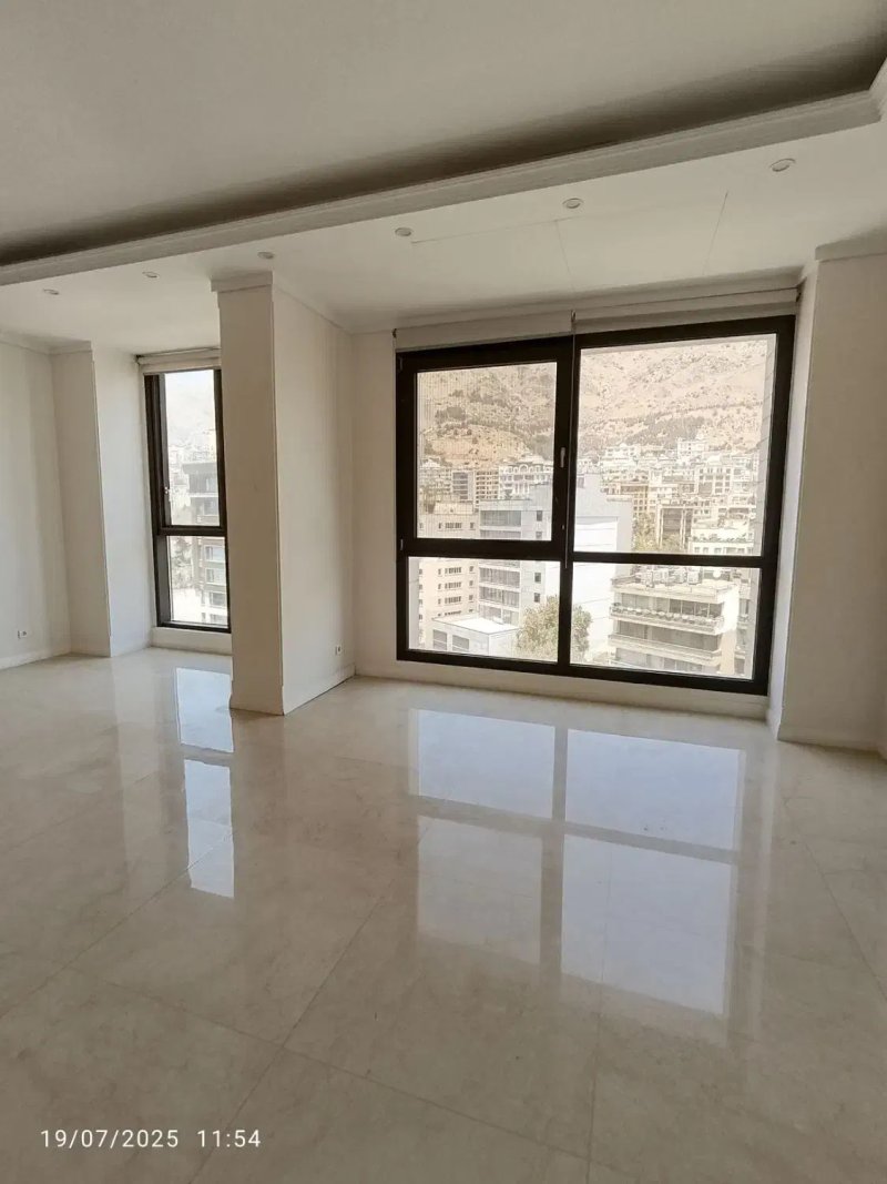 آپارتمان 300 متری چهارخوابه در اقدسیه تهران13586121772