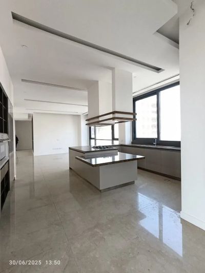 آپارتمان 400 متری چهارخوابه در فرمانیه تهران